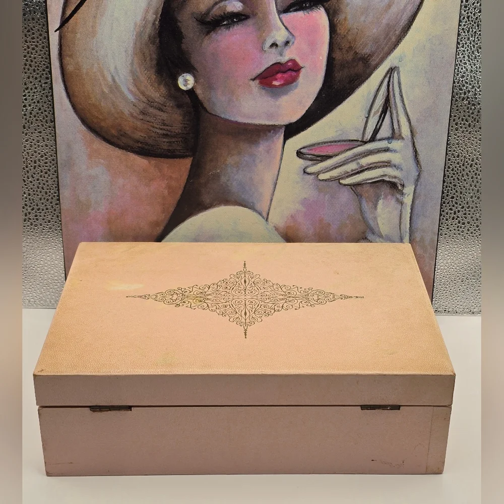 Vintage Lady Buxton Mid Century French Provincial Two Tiered Vintage Jewelry Box